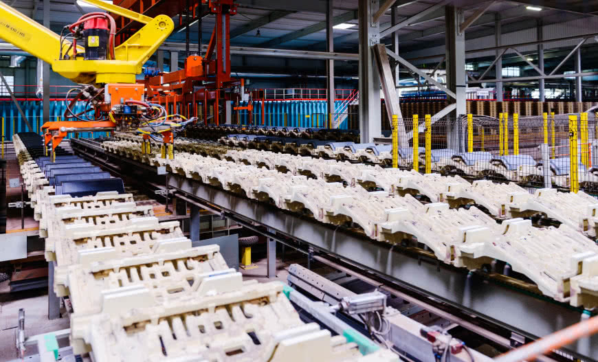 Połączenie 130-letniej tradycji w produkcji dachówek ceramicznych z innowacjami technologicznymi